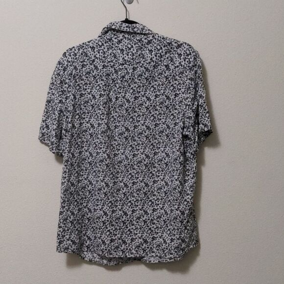 Griffintown Floral Linen Blend Button Down - Picture 7 of 7